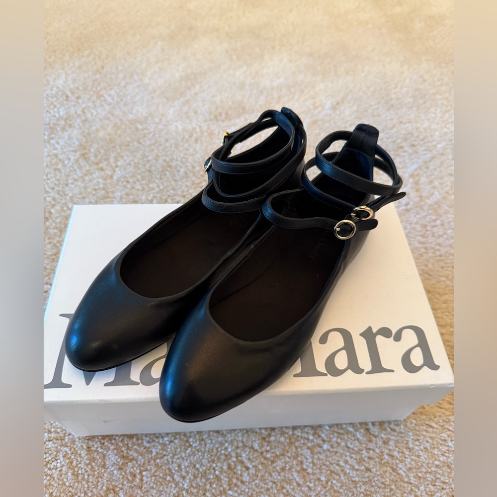 Brand New MaxMara Black Ankle Strap Flats - Size 36